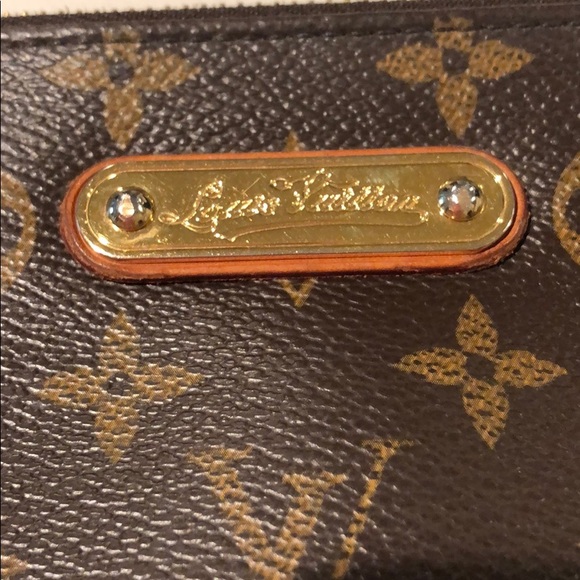 Discontinued Louis Vuitton Monogram Milla Pochette - Picture 3 of 16